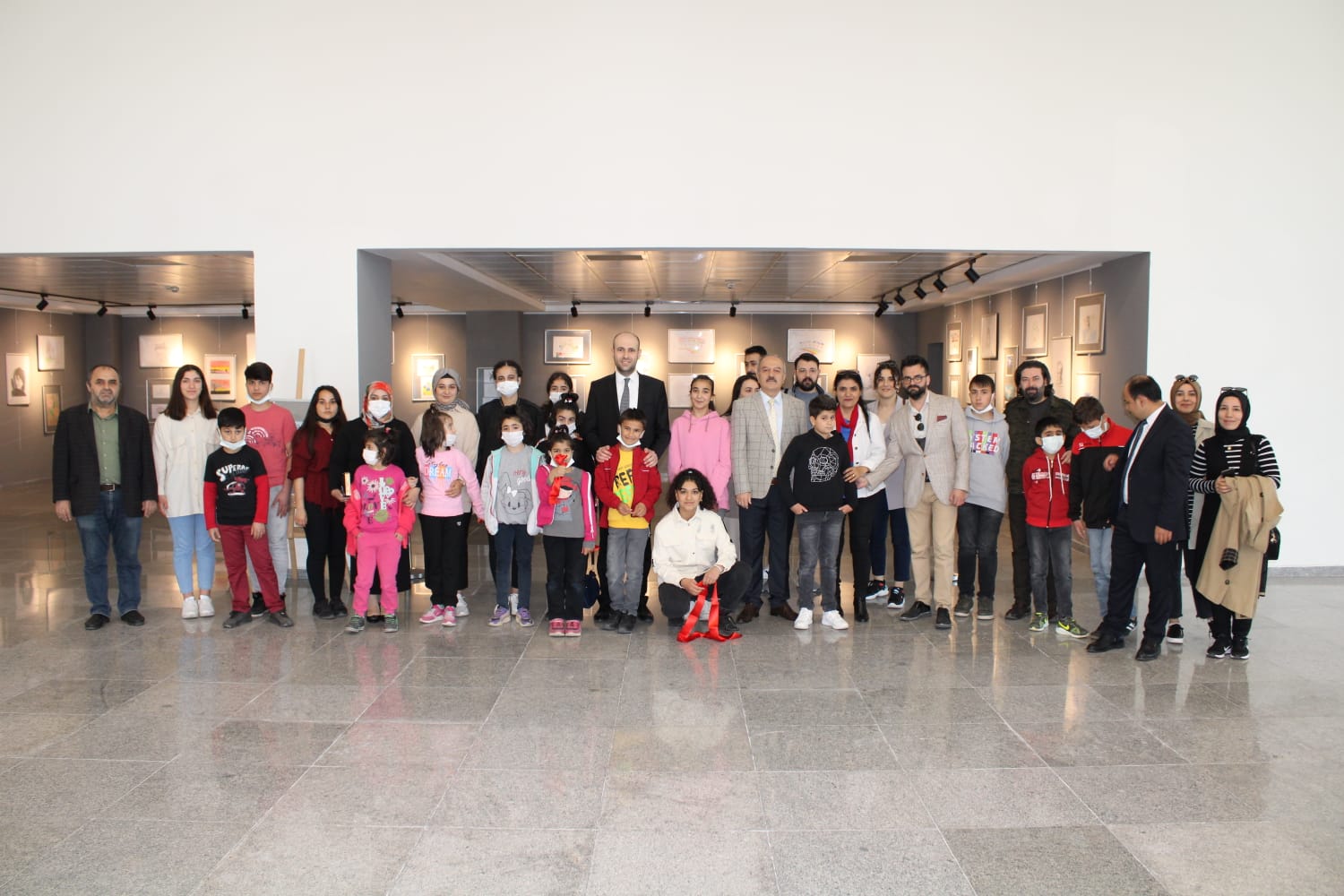 KSÜ’de ‘Çocuklarımızın Ruhunda 23 Nisan Resim Sergisi’ Açıldı