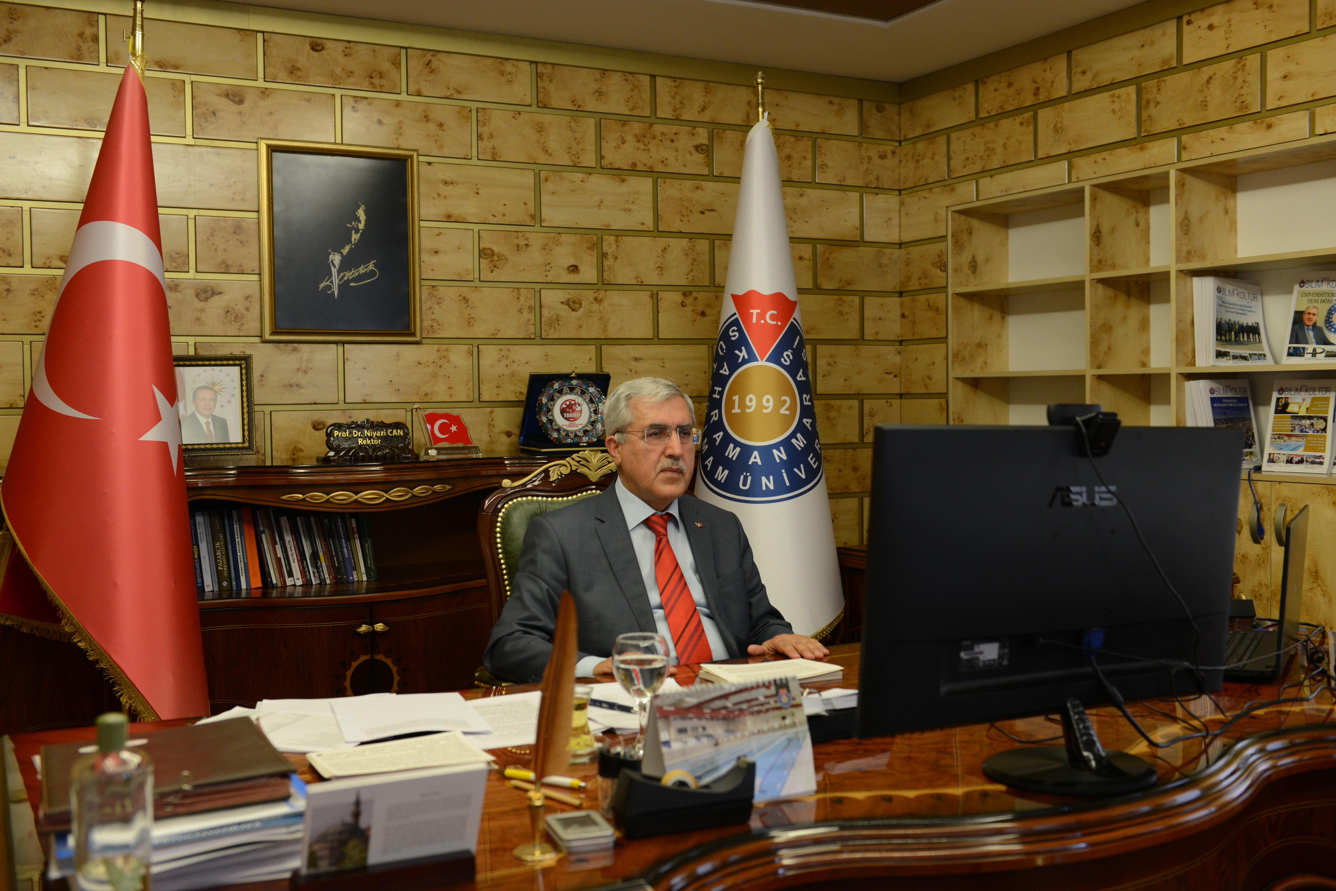 Üniversitemiz Rektörü Prof. Dr. Niyazi Can, Milli Eğitim Bakanlığınca Organize Edilen Benim Tercihim Programı Canlı Yayında Öğrencilerin Sorularını Yanıtladı