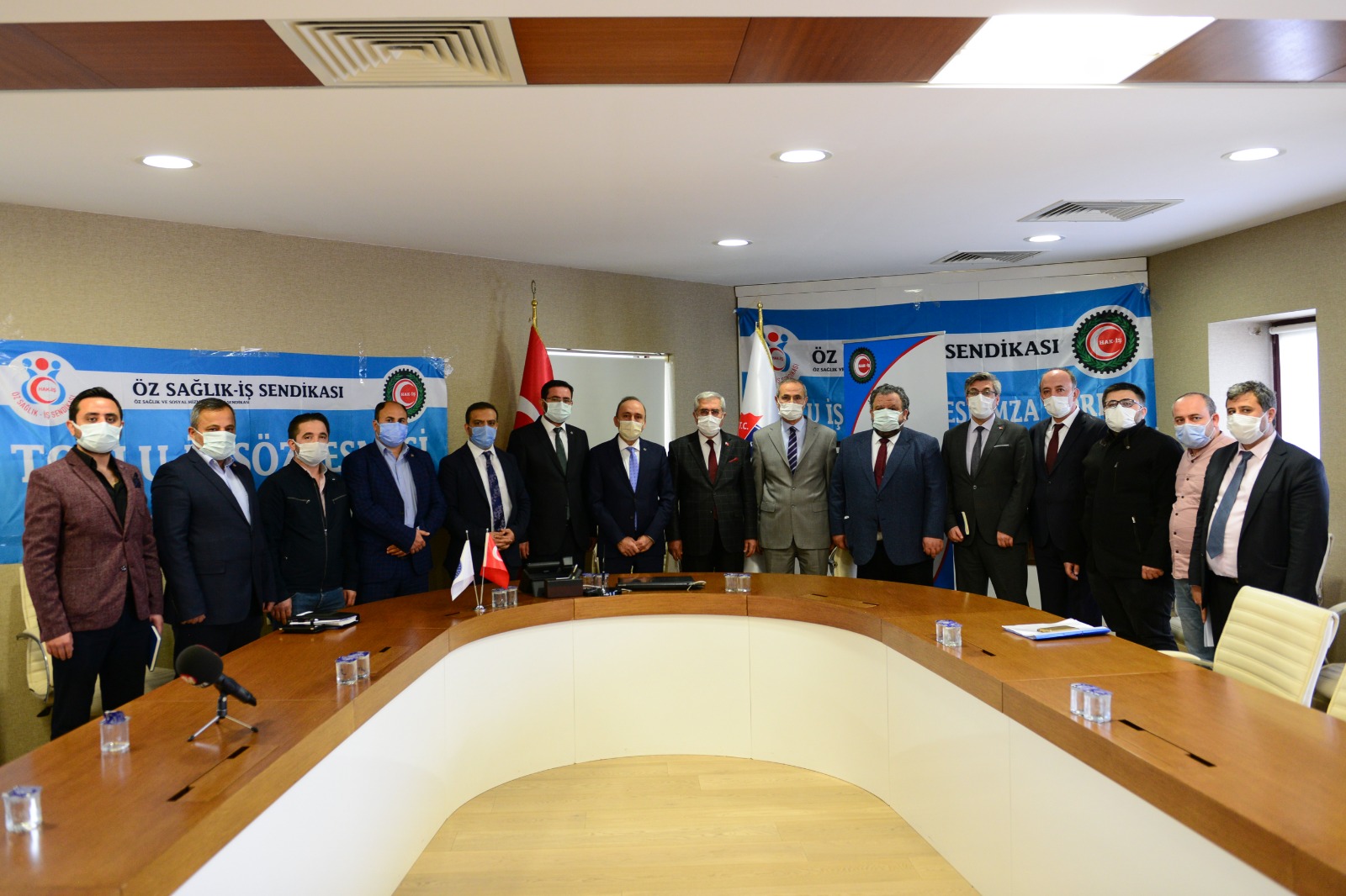 Üniversitemiz ve Öz Sağlık-İş Sendikası Arasında Toplu İş Sözleşmesi İmzalandı