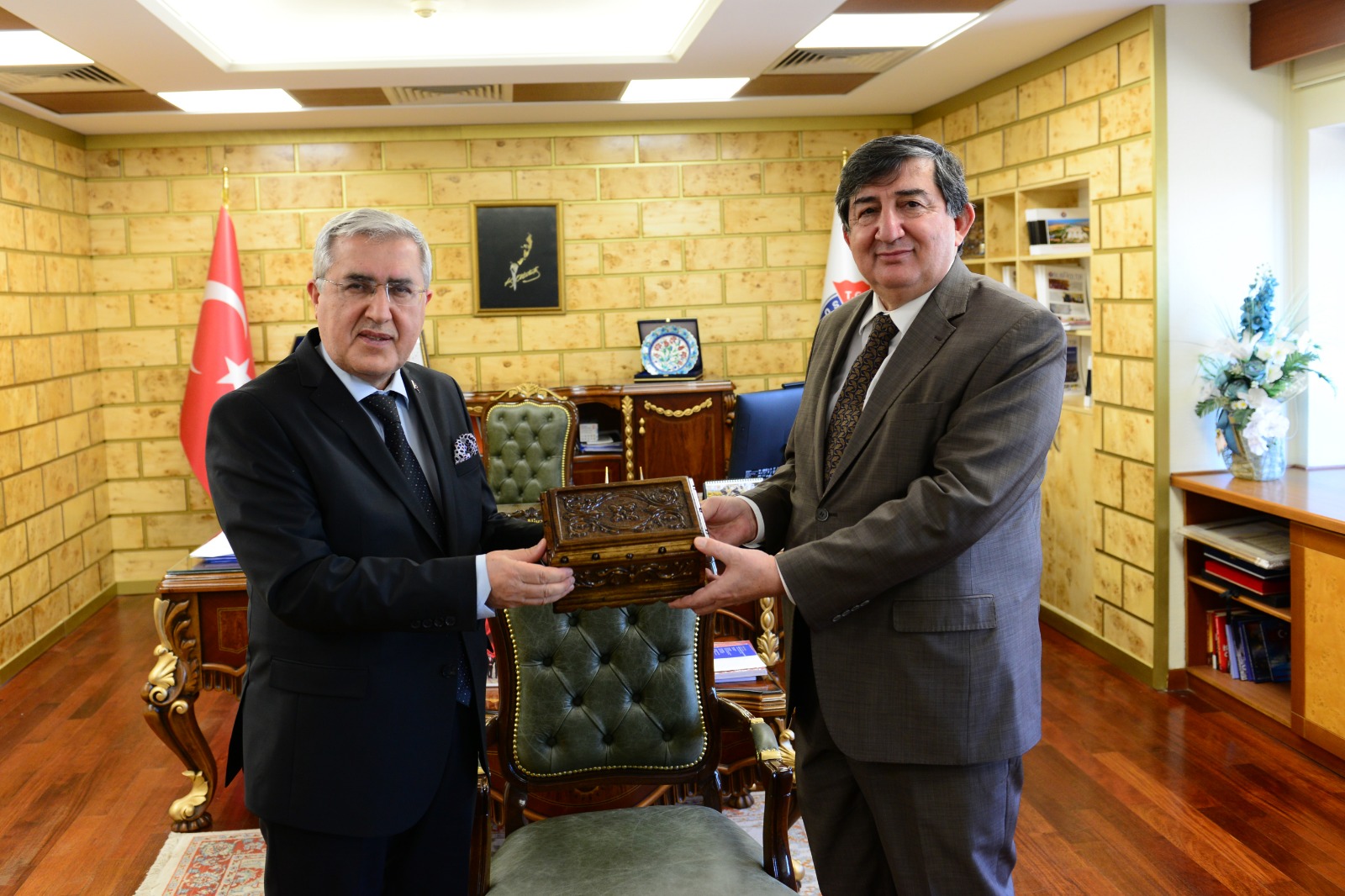 Üniversitemiz EXPO 2023’te de Aktif: EXPO 2023 Uluslararası Temsilcisi Büyükelçi Erdoğan Kök Üniversitemiz Rektörü Prof. Dr. Niyazi Can’ı Ziyaret Etti