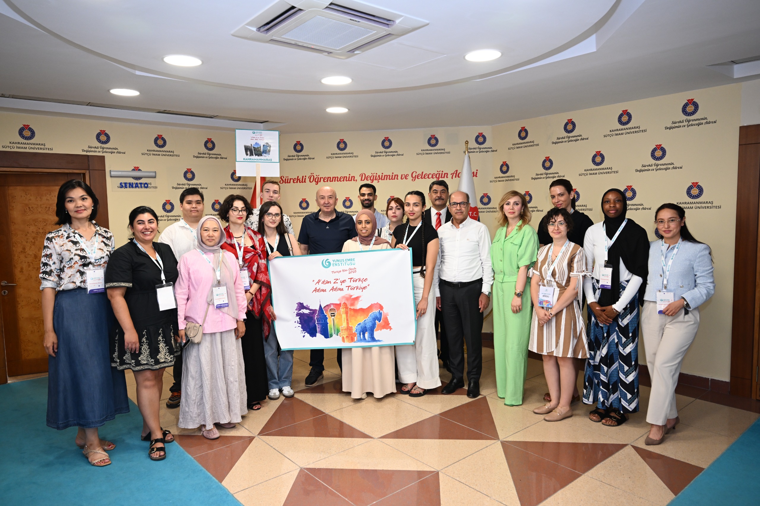 Rektör Yasım, Yunus Emre Enstitüsü Öğrencilerini Ağırladı