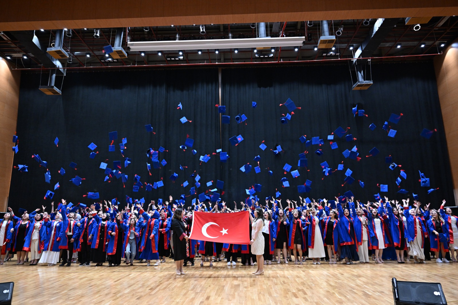 Sağlık Bilimleri Fakültesi Öğrencileri Meslek Yemini Etti