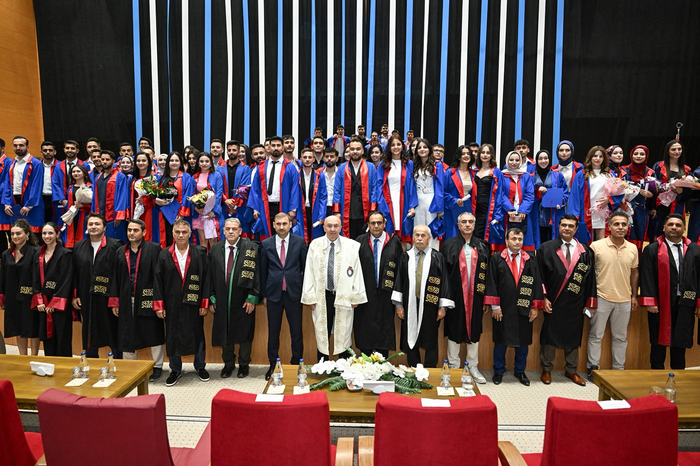 Spor Bilimleri Fakültesinde Mezuniyet Coşkusu