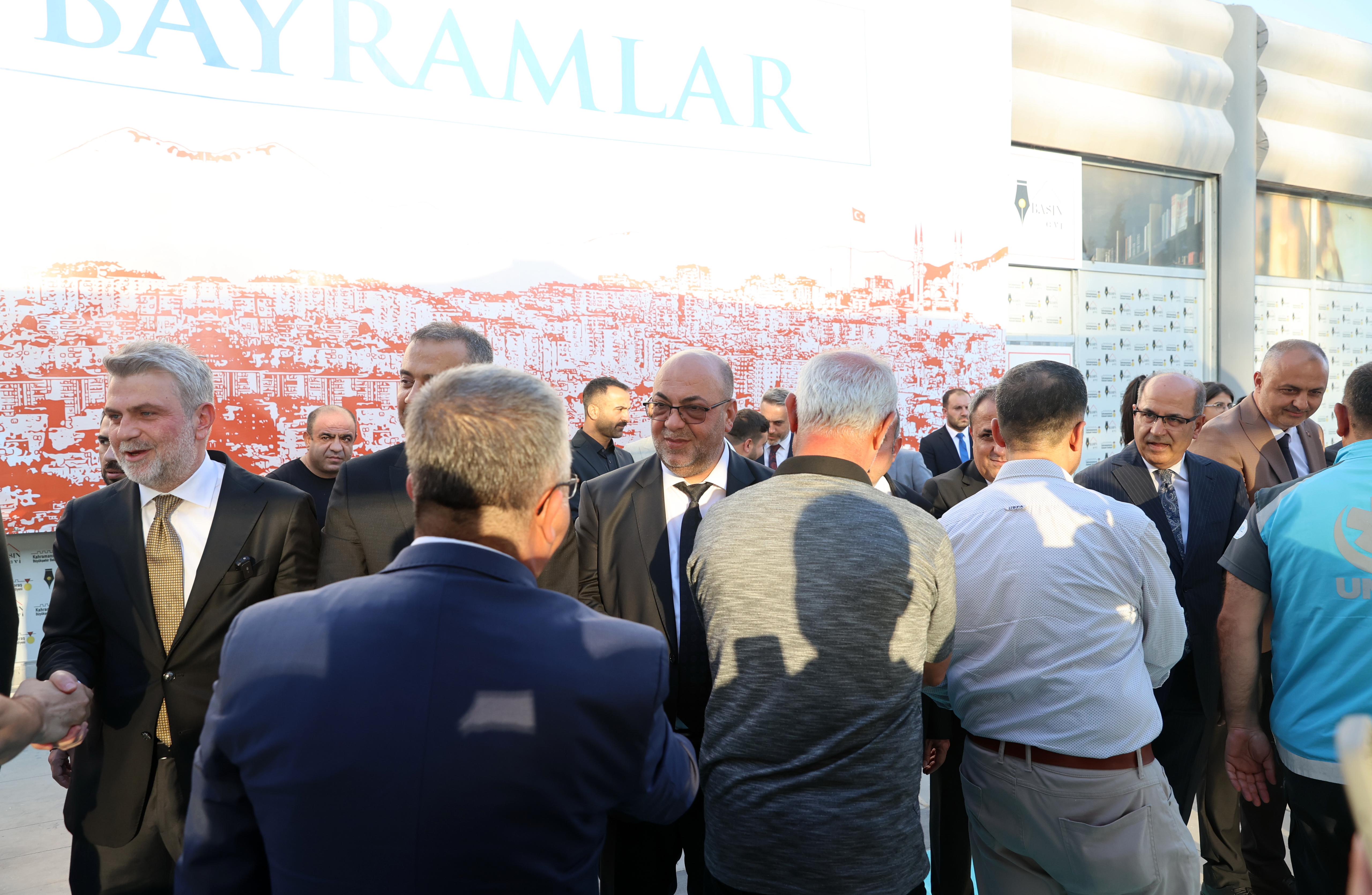 Kahramanmaraş'ta Şehir Protokolü ve Vatandaşların Katılımıyla Bayramlaşma Töreni Düzenlendi 